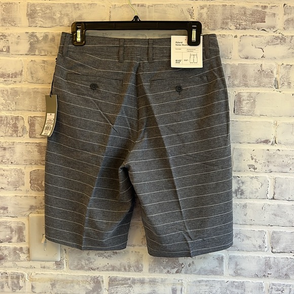 Goodfellow NWT Men’s Hybrid Swim Shorts Gray White Stripes 10.5” inseam Sz 28 - Picture 4 of 6